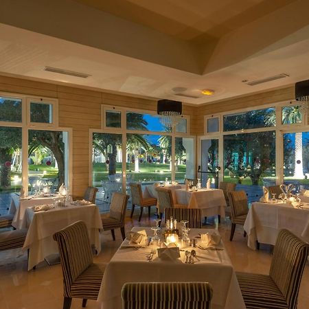 Jaz Tour Khalef Hotel Sousse Exterior foto The dining room at the Boca Raton Resort