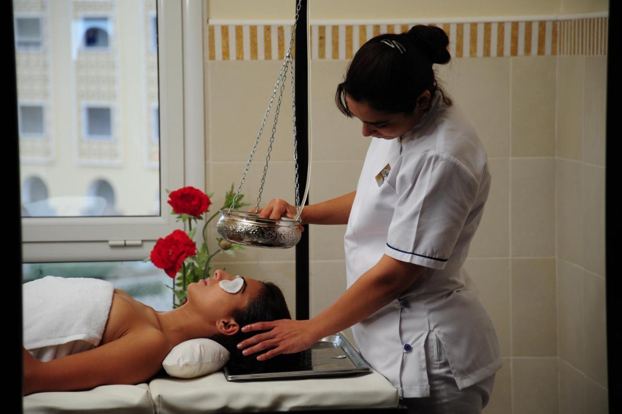 Jaz Tour Khalef Hotel Sousse Exterior foto Ayurvedic practitioner performing Shirodhara